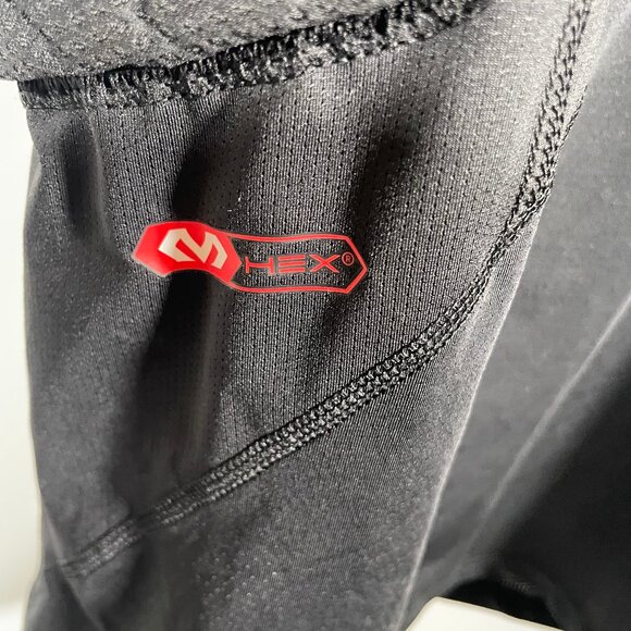 Under Armour Football Padded Shirt Youth Boys XL Black Sports Hex Sports - Picture 2 of 7